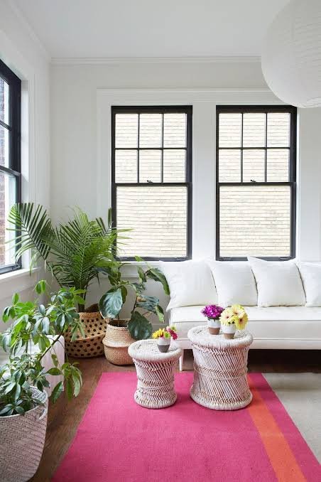 Decorating With Color Without Overwhelming a Room